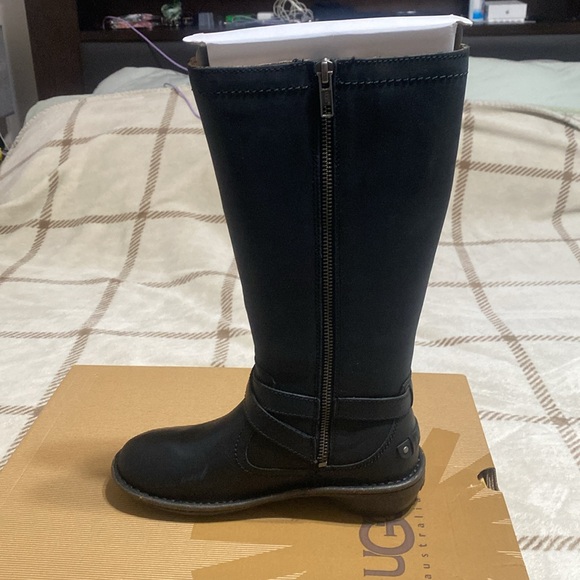 NWOT Black Leather Ugg 100% Wool Size 5 - Picture 6 of 6